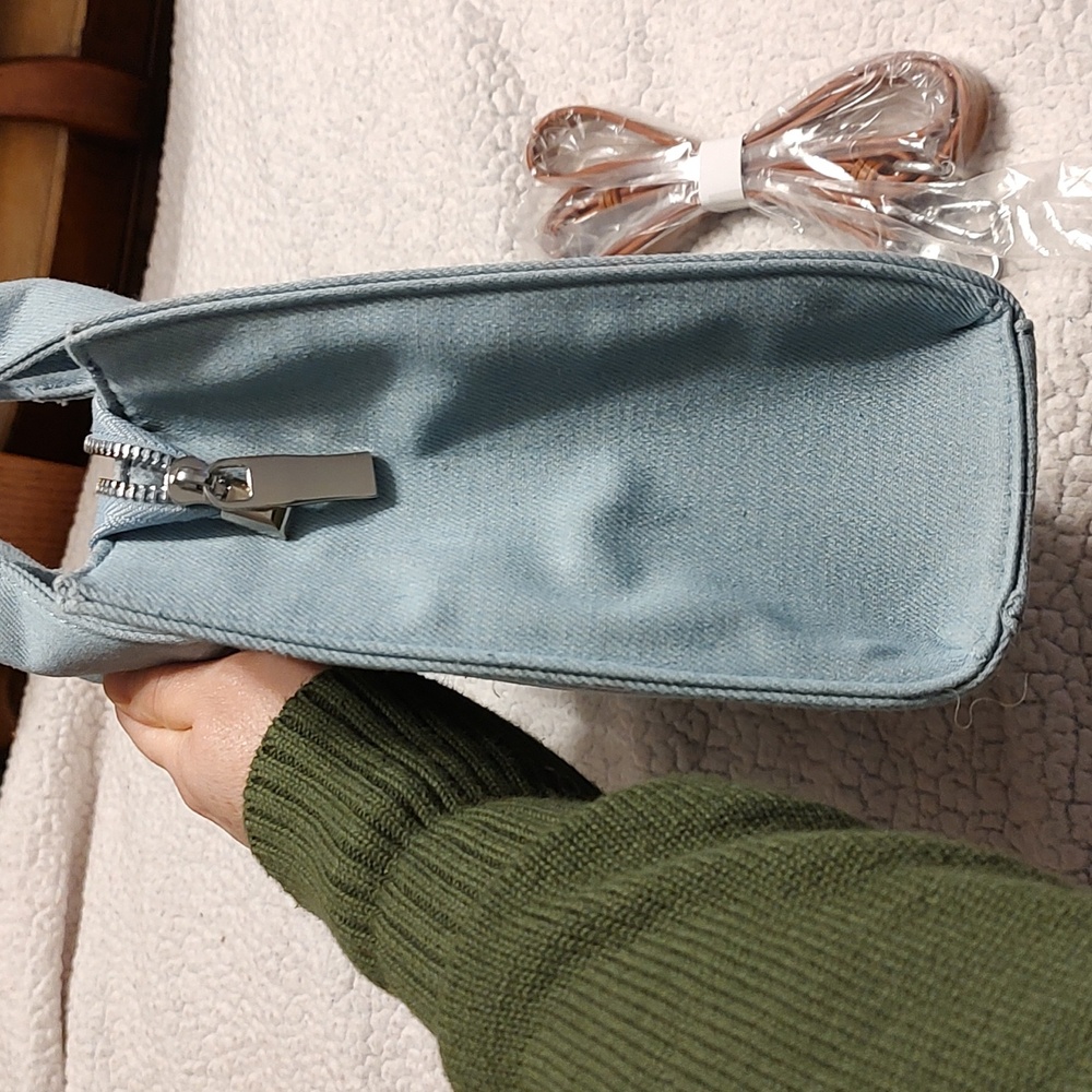Colin Collection Denim bag with PU faux leather trim. NWT - Picture 5 of 16